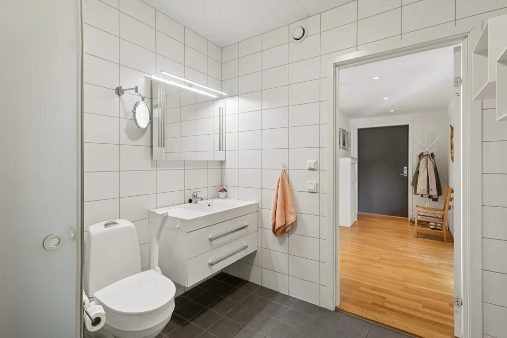 Vannitoad - Modern Apartment with West-Facing Terrace in Lillehammer