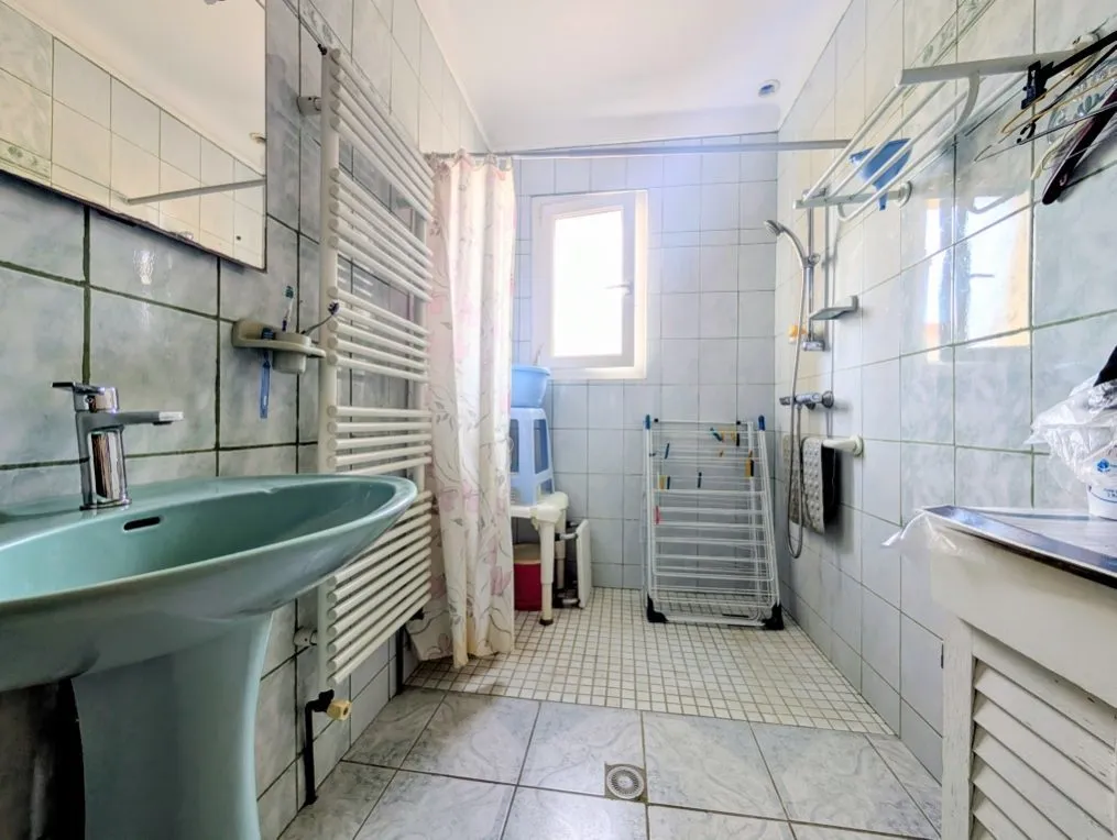 Salles de bain - Maison Individuelle au Calme à Gilly-lès-Cîteaux