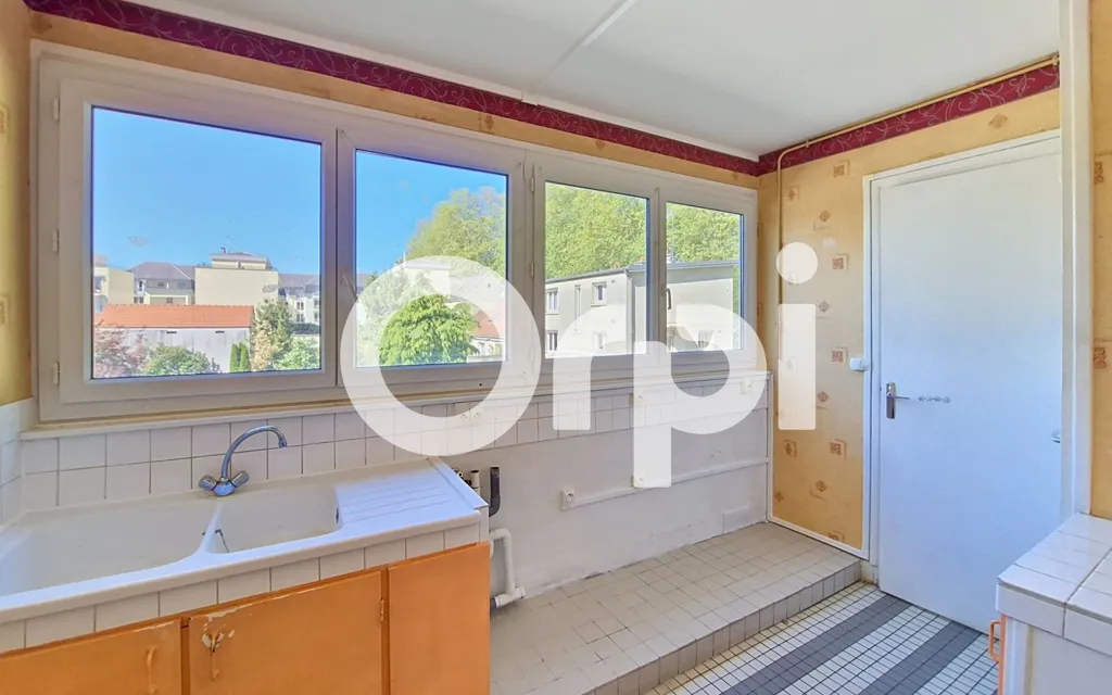 Salles de bain - Appartement 6 Pièces avec Balcon à Soissons