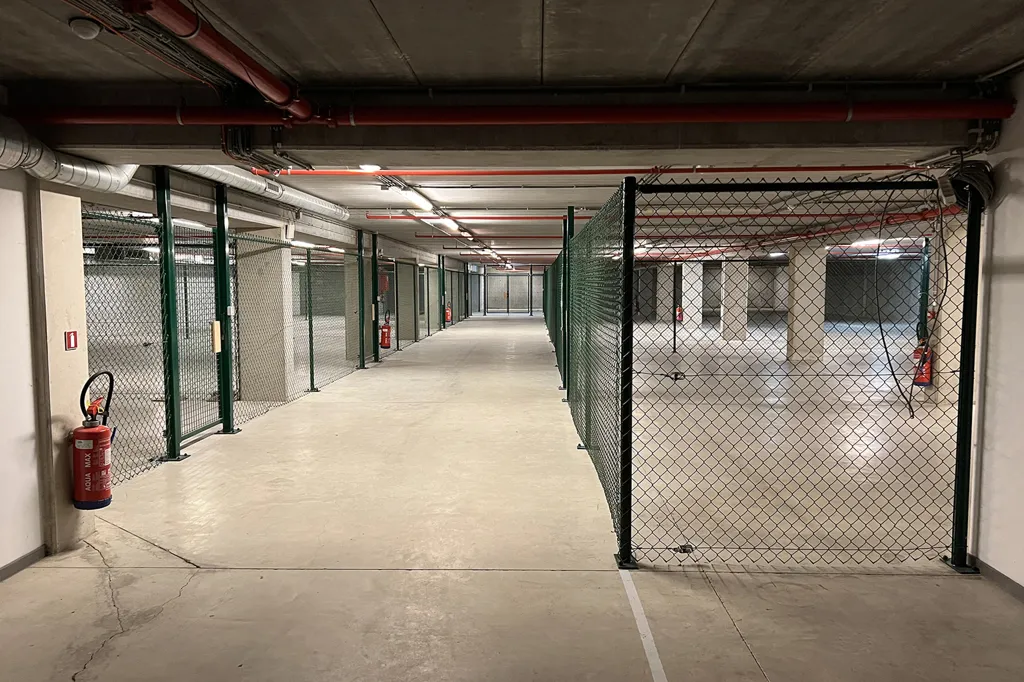 Garaaž - Fully Renovated Office Building in Leuven