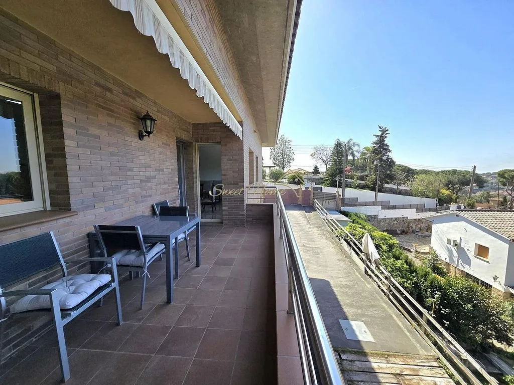 Rõdu - Luxury House with Pool in Cabrils, Catalonia