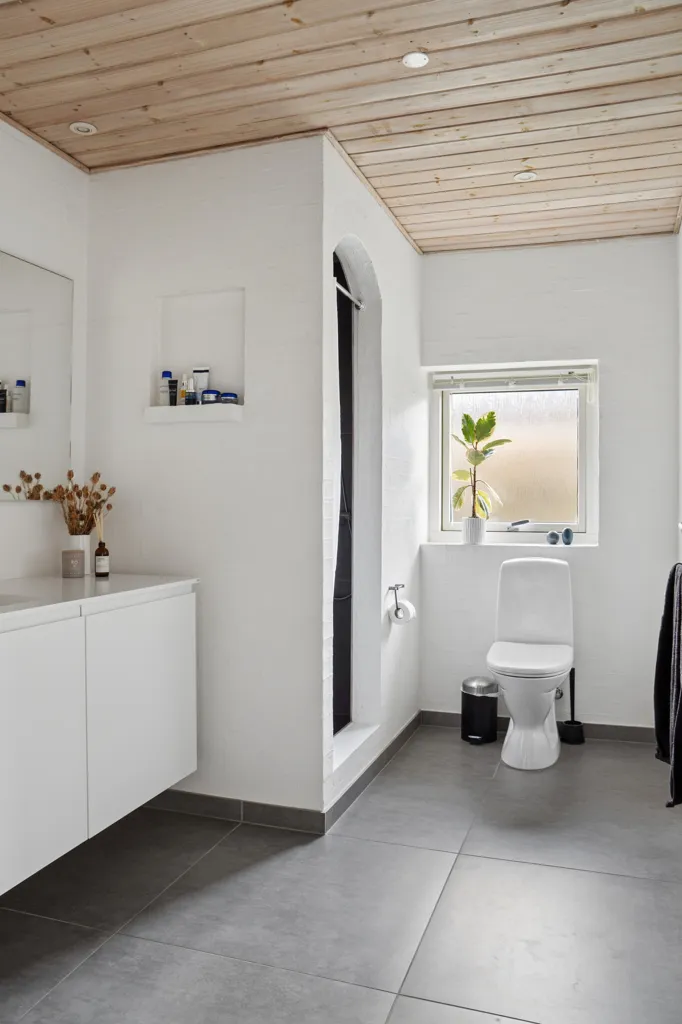 Vannitoad - Modernised Villa with Carport in Herning