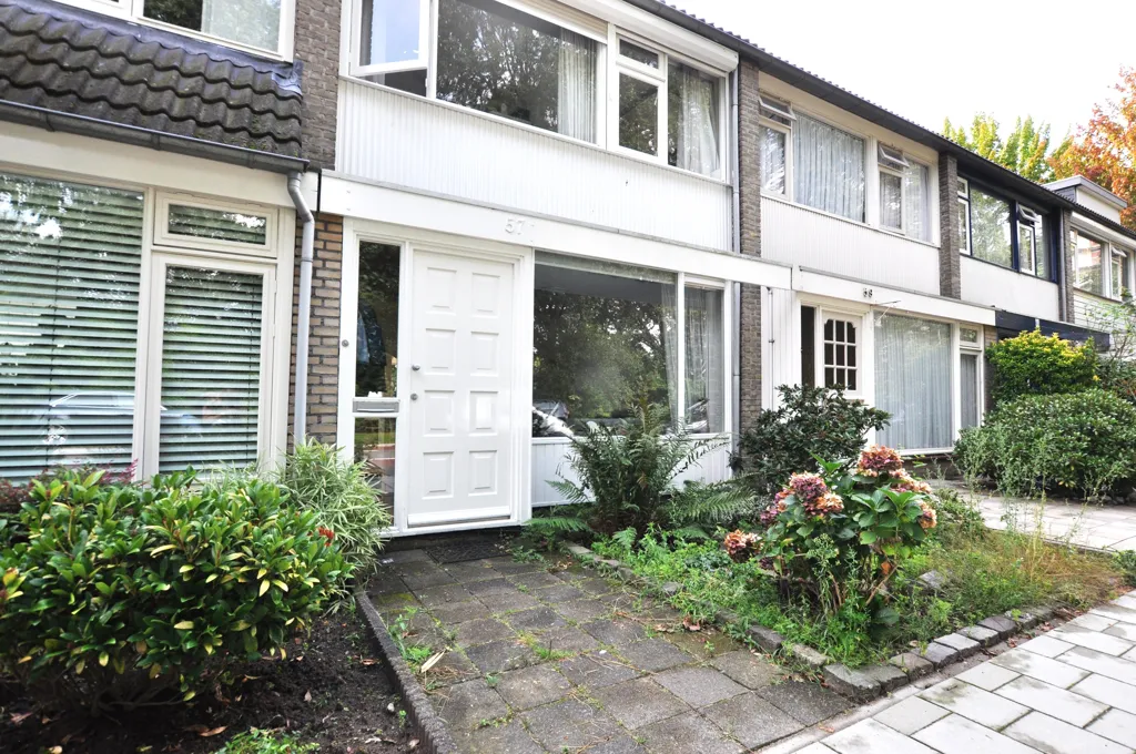 Esterno - Corner House with Garden in Eindhoven