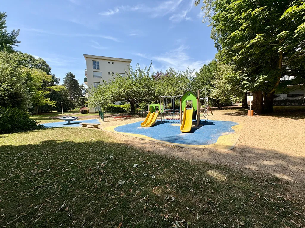 Giardino - 4-Piece Flat with Terrace in Le Plessis-Bouchard