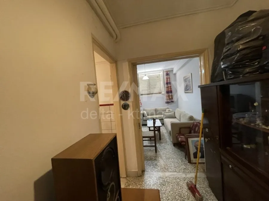 Soggiorno - Semi-Basement Apartment in Larissa Centre