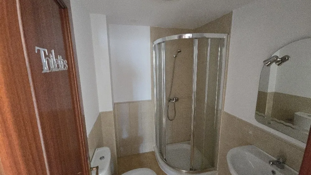 Salles de bain - Apartment with Storage in Arrecife, Las Palmas