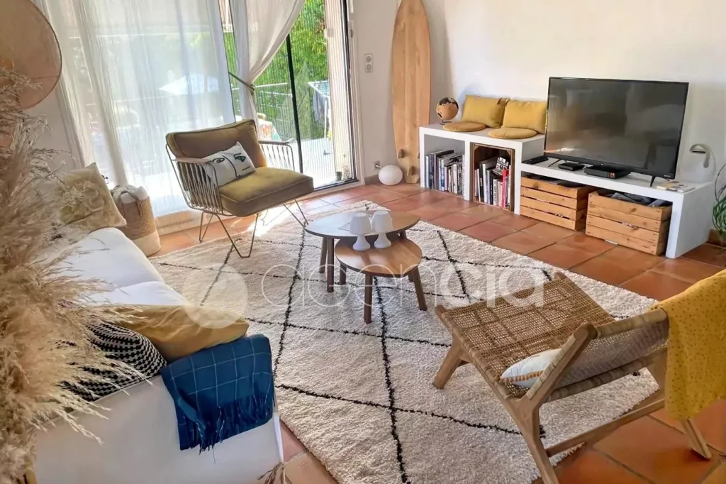 Living Room - Penthouse Villa with Pool in Cannes