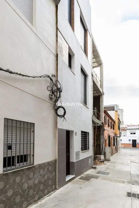 Välivaade - Adosado with Terrace in Málaga's Historic Centre