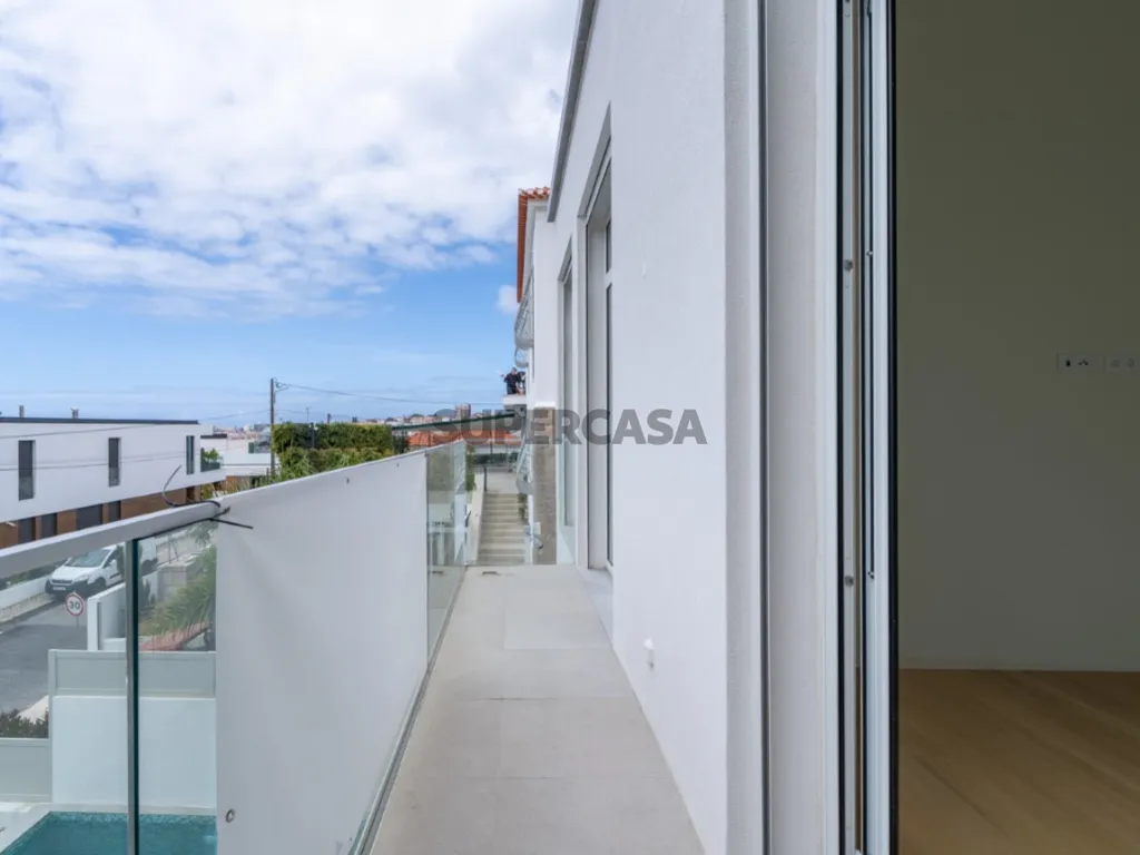 Rõdu - Contemporary Villa with Pool in Estoril