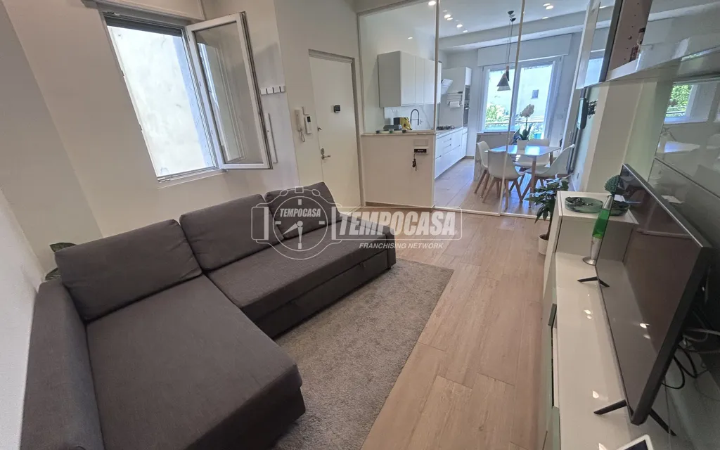 Soggiorno - Appartamento ristrutturato con balcone a Pomigliano D'Arco