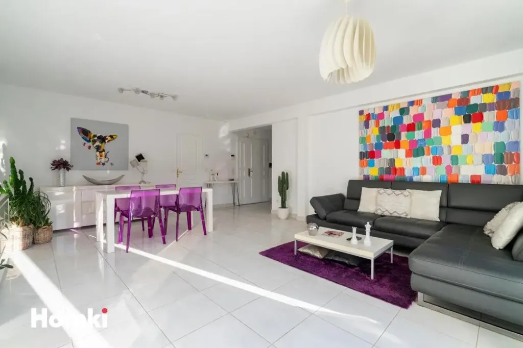 Séjour - Maison avec Piscine et Jardin à Marseille 11