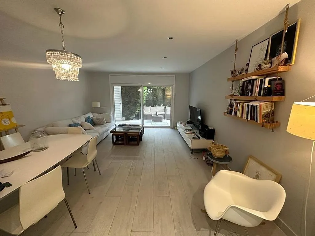 Séjour - Ground Floor Flat with Garden in Ribes Roges