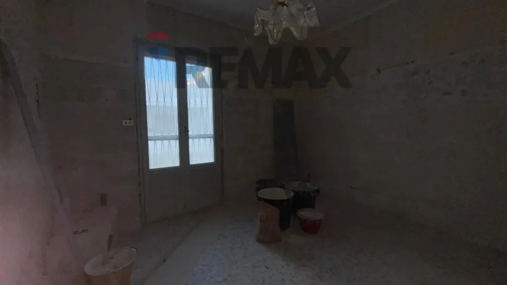 Stanze - Three-Bedroom Apartment with Balcony in Modugno
