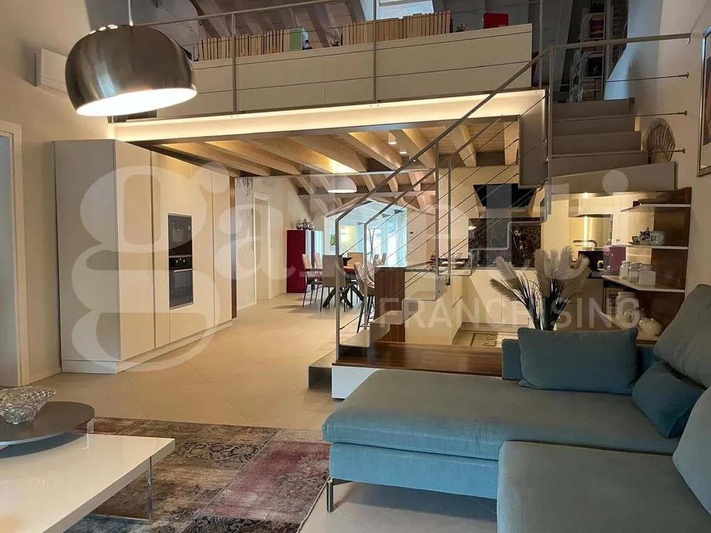 Elutuba - Luxury Penthouse with Castle View in Marostica