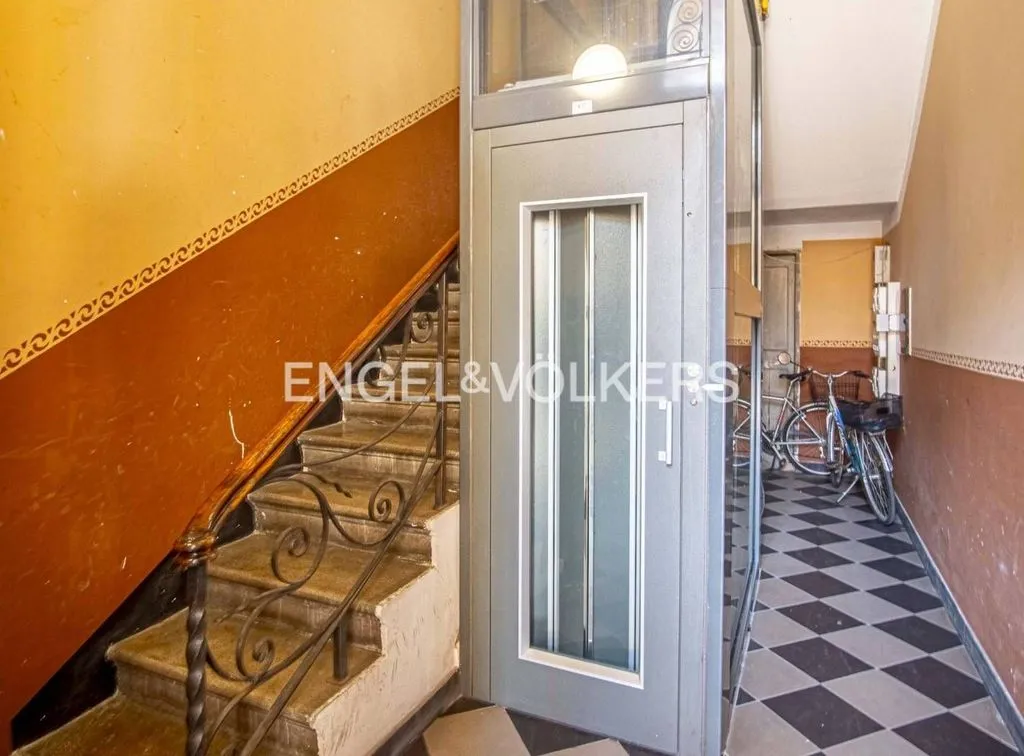 Esik - Luxury Apartment with Frescoed Ceilings in Chiavari