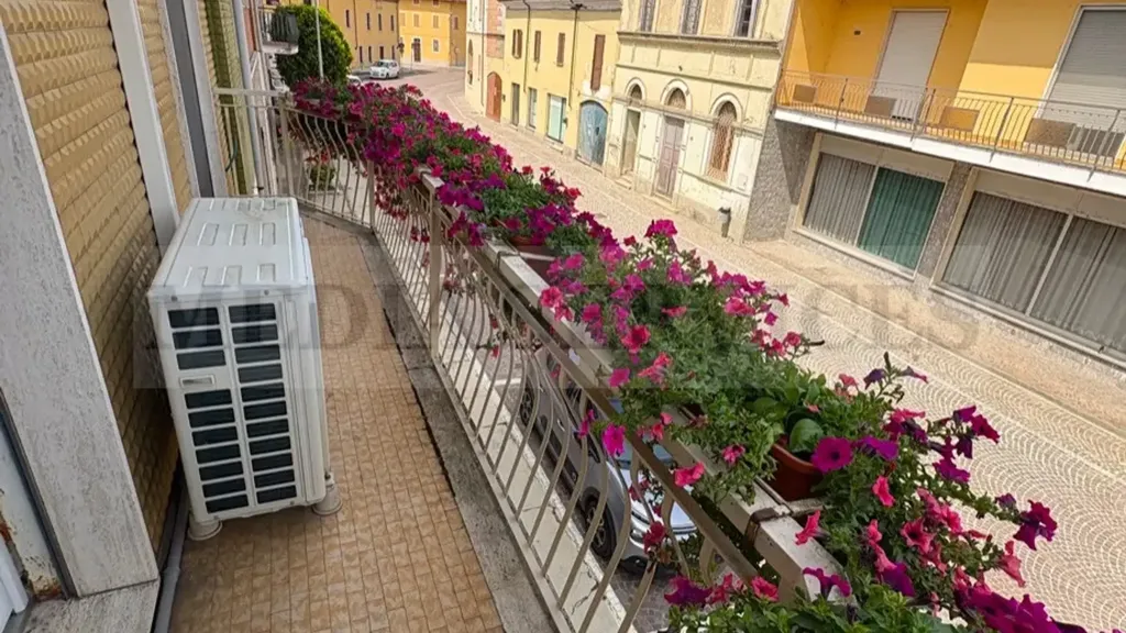 Balcon - Independent House with Dual Use in Mede