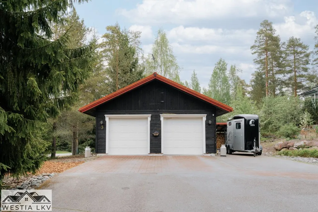 Esterno - Contemporary Timber House with Balcony in Hyvinkää