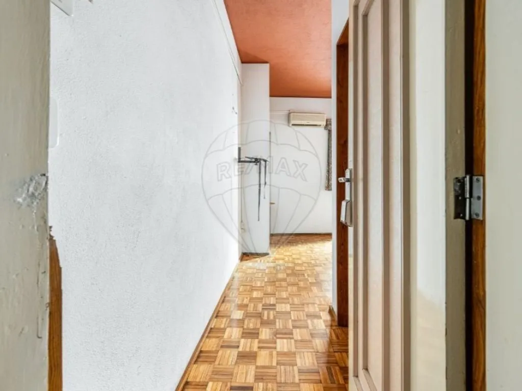 hallway_entrance