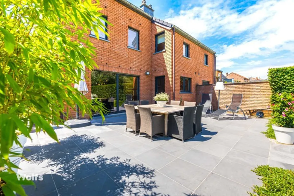 Terrass - Spacious 2008 House with Garden in Semi-Detached Setting