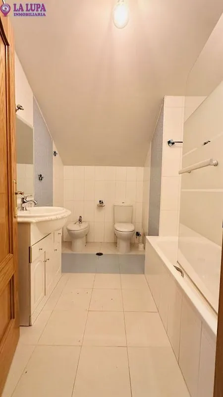 Bathrooms - Penthouse with Garage in Fuenlabrada Centre