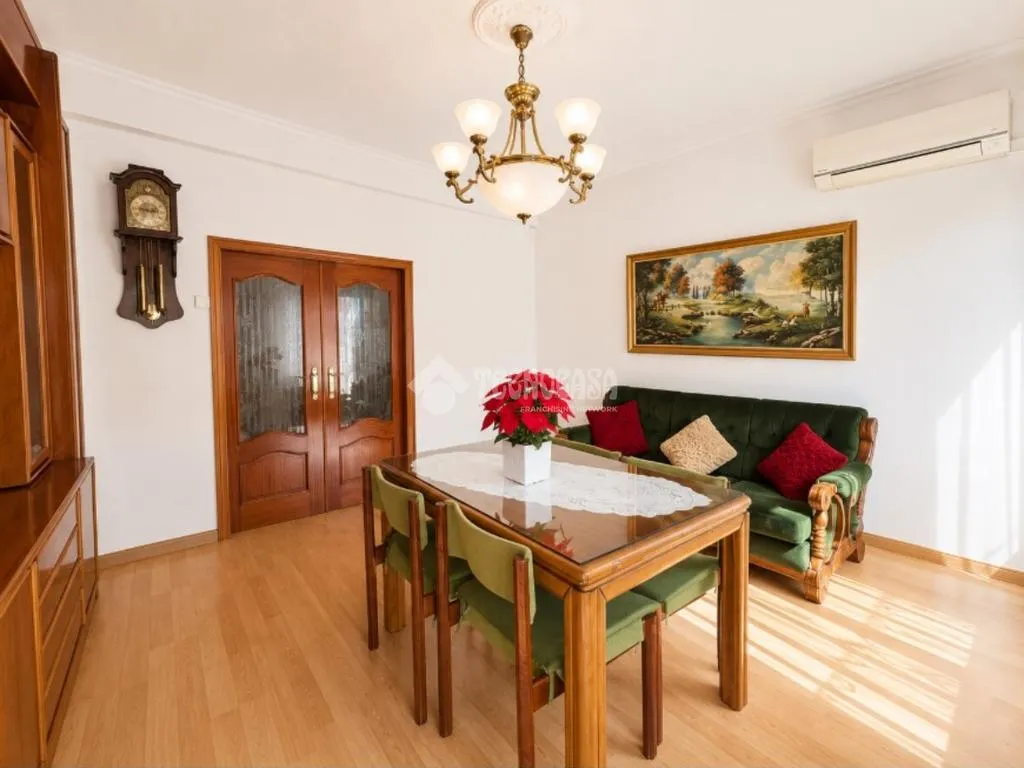 Sala da pranzo - Two-Bedroom Flat with Balcony in Villaverde, Madrid