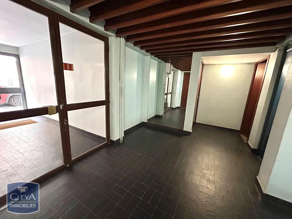 Entrée - Studio Meublé avec Balcon à Saint-Étienne