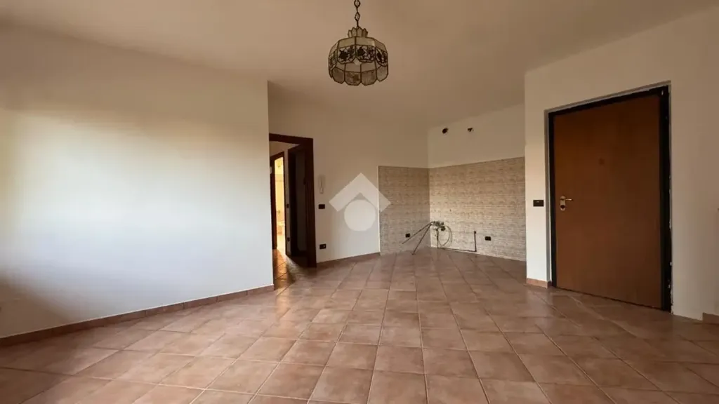 Pièces - Triplex with Balcony in Capralba