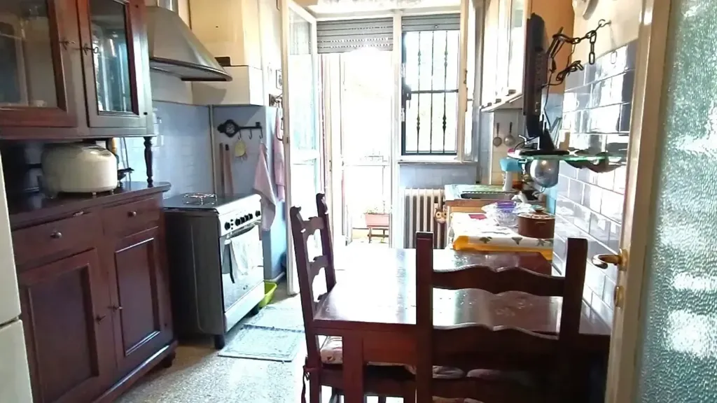 Salle à manger - Apartment with Veranda in Rovigo's Commenda