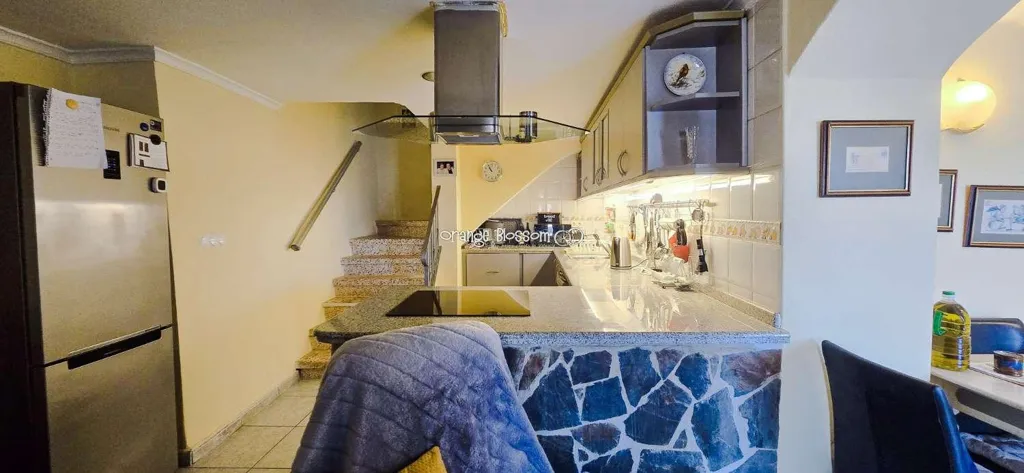 Cucina - Charming Townhouse with Sun Lounge in Ador