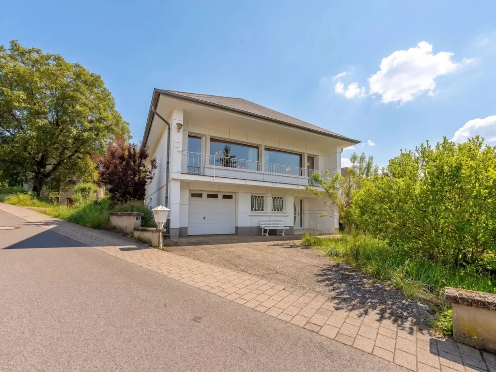 Exterior - 4-Faced House with Development Potential in Mertert