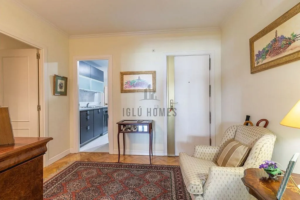 Esik - Apartment with Terrace in Ríos Rosas, Madrid
