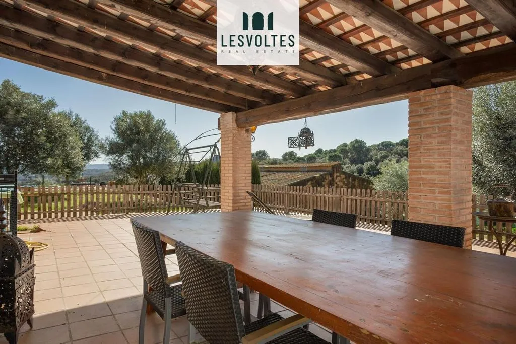 Terrazza - Refurbished Farmhouse with Pool in Corçà