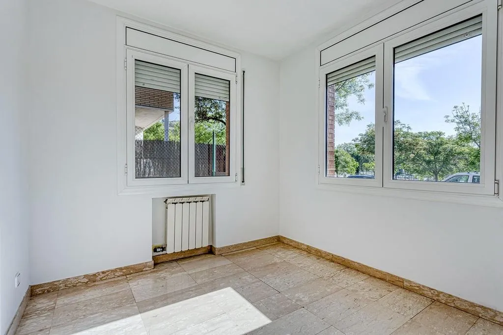 Rooms - Luxury Detached House with Terrace in Igualada