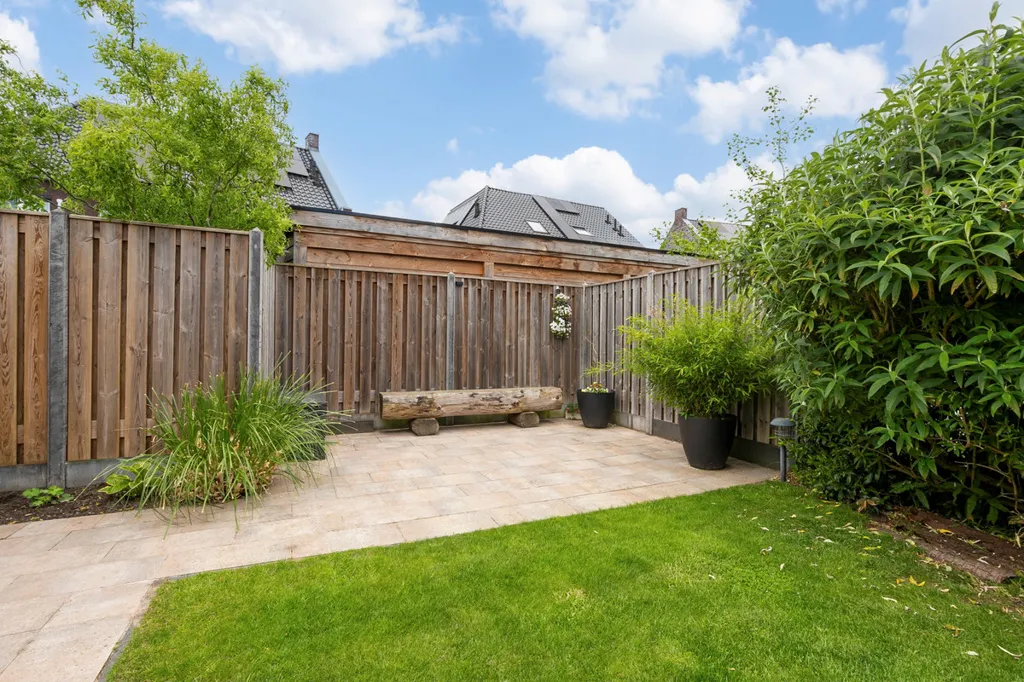 Jardin - Modern Two-Storey House with Garden in Babberich