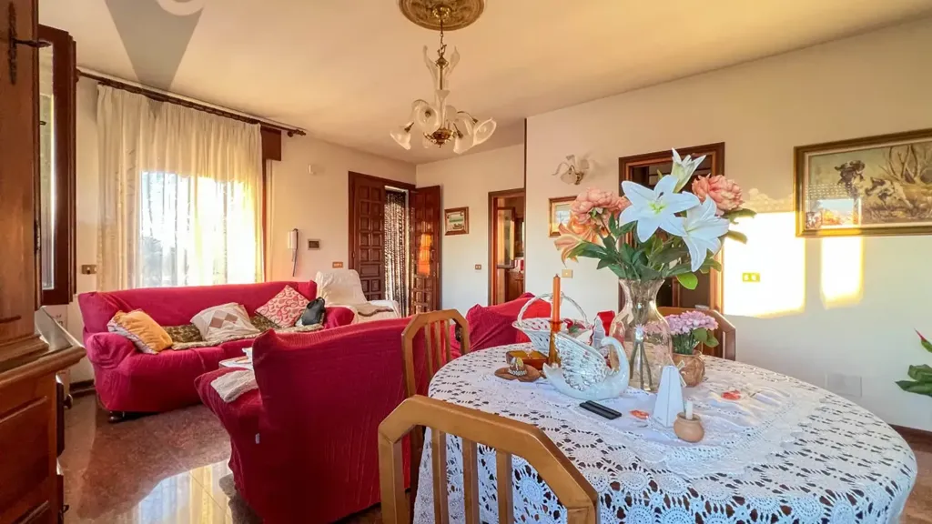 Sala da pranzo - Independent House with Workshop in Cona
