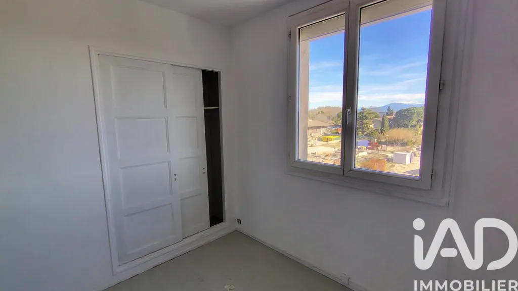 Toad - Apartment with Balcony in Secure Residence