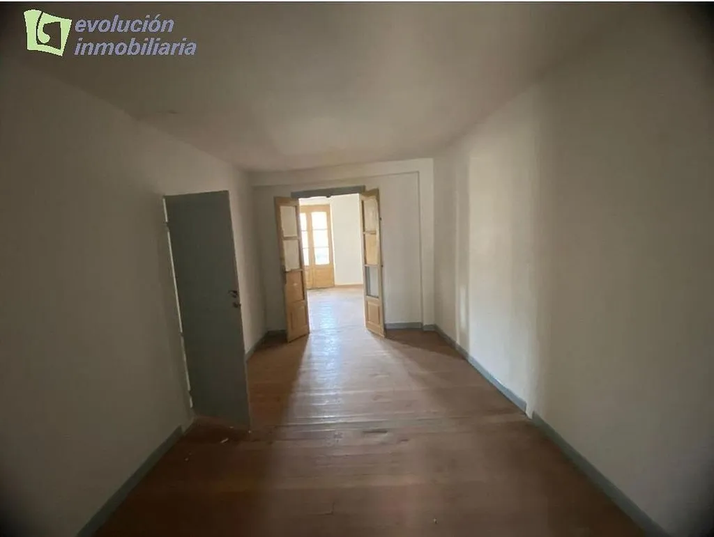Esik - Central Flat with Balcony in Miranda de Ebro