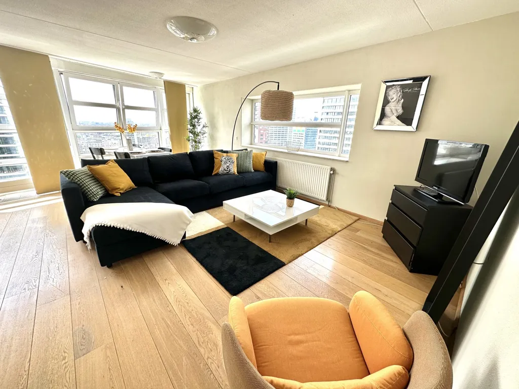 Elutuba - 3-Bedroom Gallery Flat with City View in Rotterdam