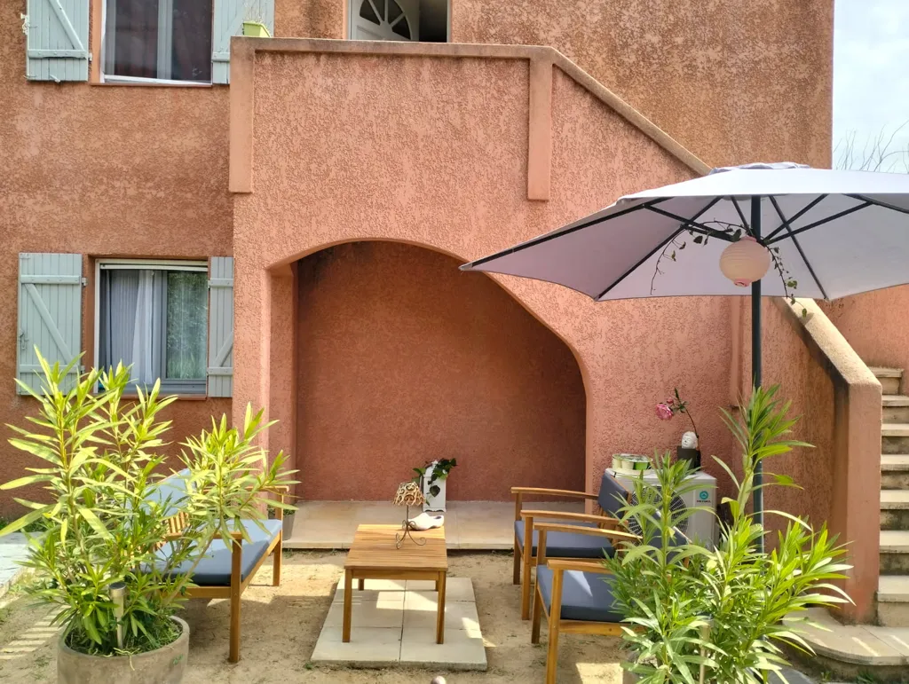 Terrasse - Appartement de Type 2 avec Jardin Privatif à Cornillon Confolens