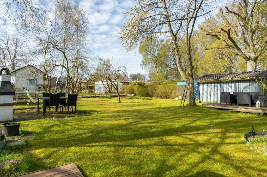 Jardin - Cottage with Garden in Gullregnets Koloniområde