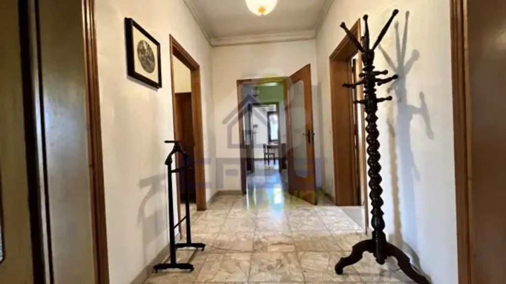 Esik - Villa with Ground Floor Apartment in Asola