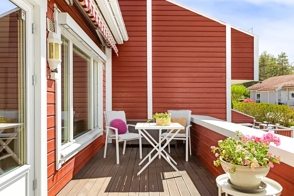 Terrace - Spacious Terraced House with Terrace in Quiet Area