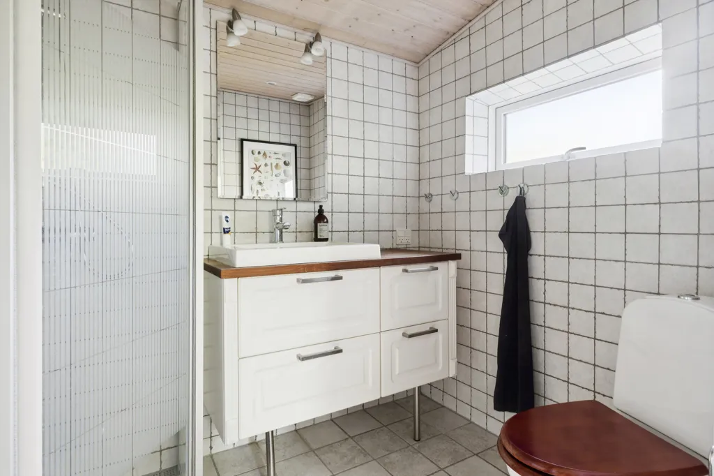 Vannitoad - Holiday Home with Private Lake in Skuldelev