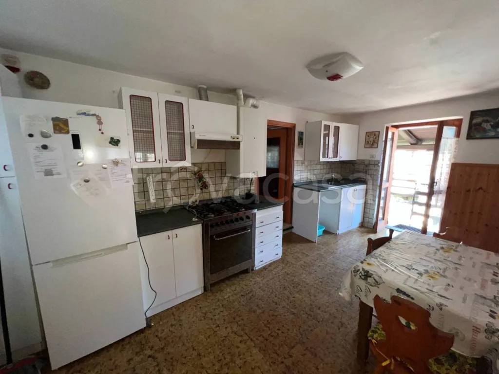 Cuisine - Detached House with Private Garden in Torre Pellice