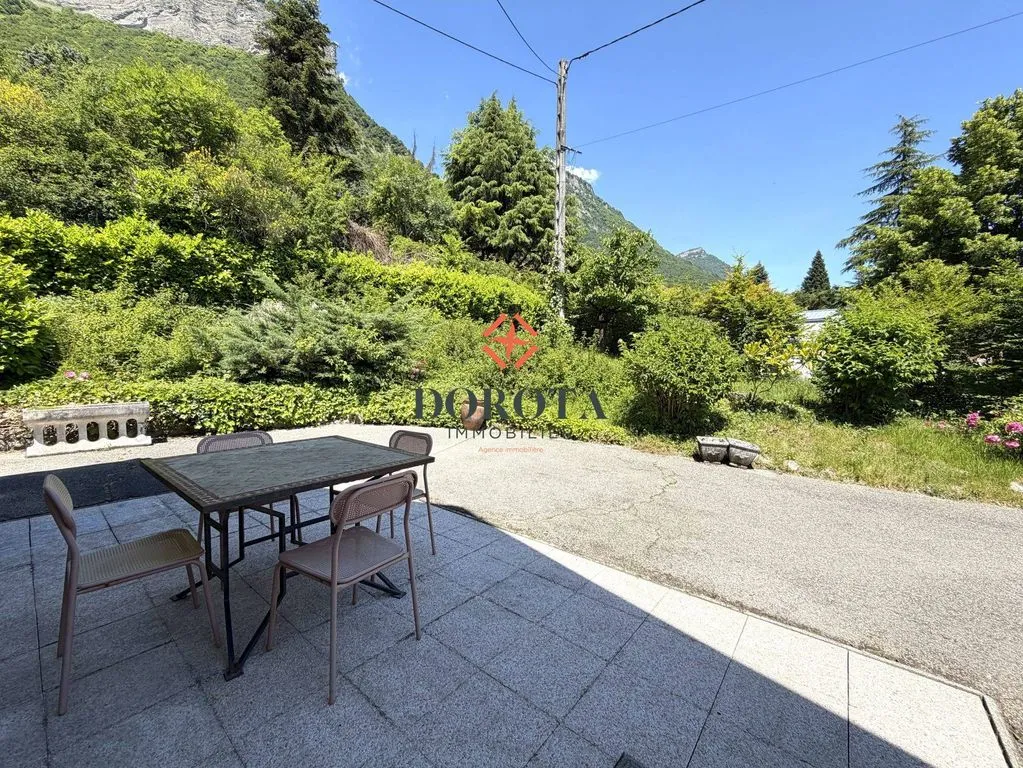 Terrasse - Maison de Luxe avec Vue Panoramique à Lumbin