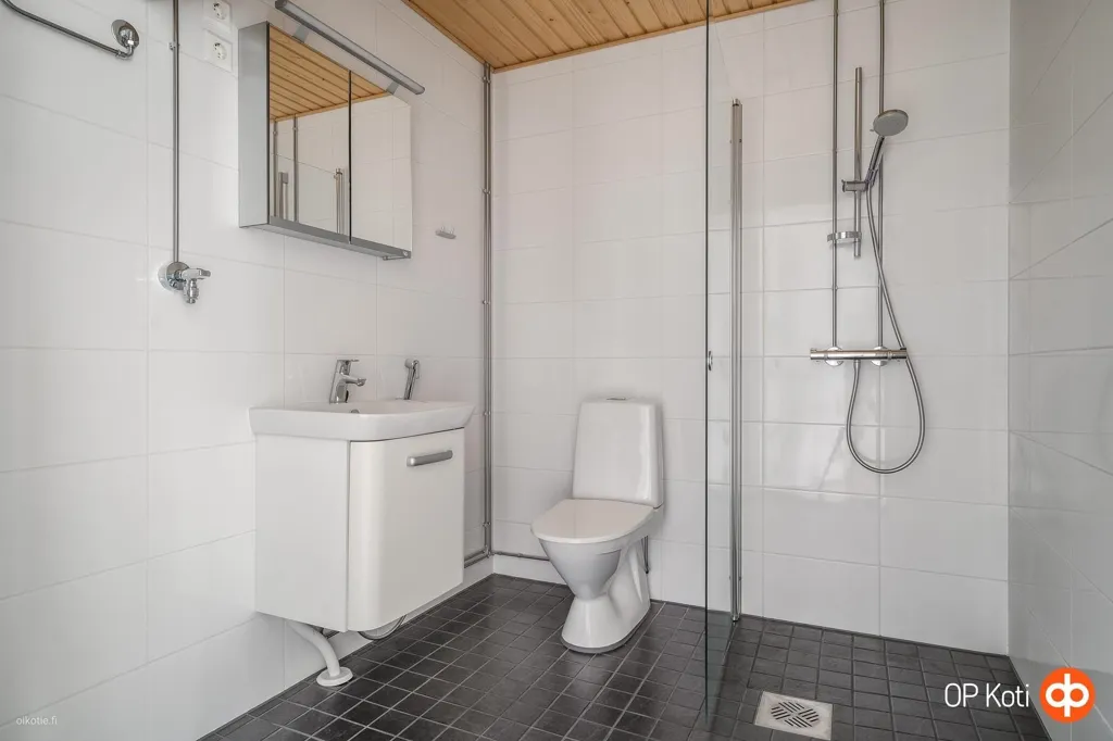 Salles de bain - Studio Apartment with Glazed Balcony in Espoo