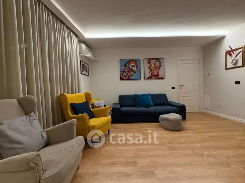 Séjour - Fully Furnished Triplex with Balcony in Caserta