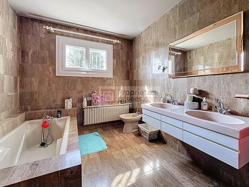 Vannitoad - Villa with Lake View in Quiet Setting