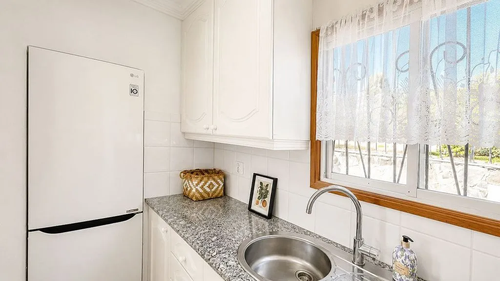 Cuisine - Bungalow with Pool and Terrace in Rocas Rojas