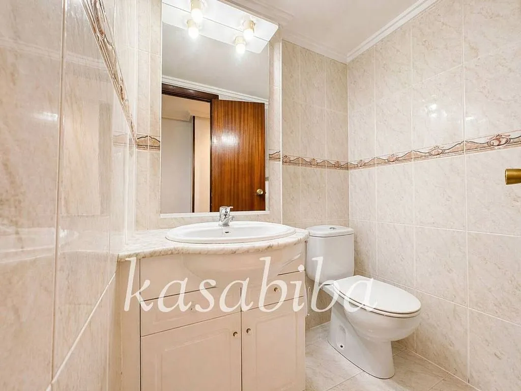 Salles de bain - Apartment with Large Terrace in Estramurs